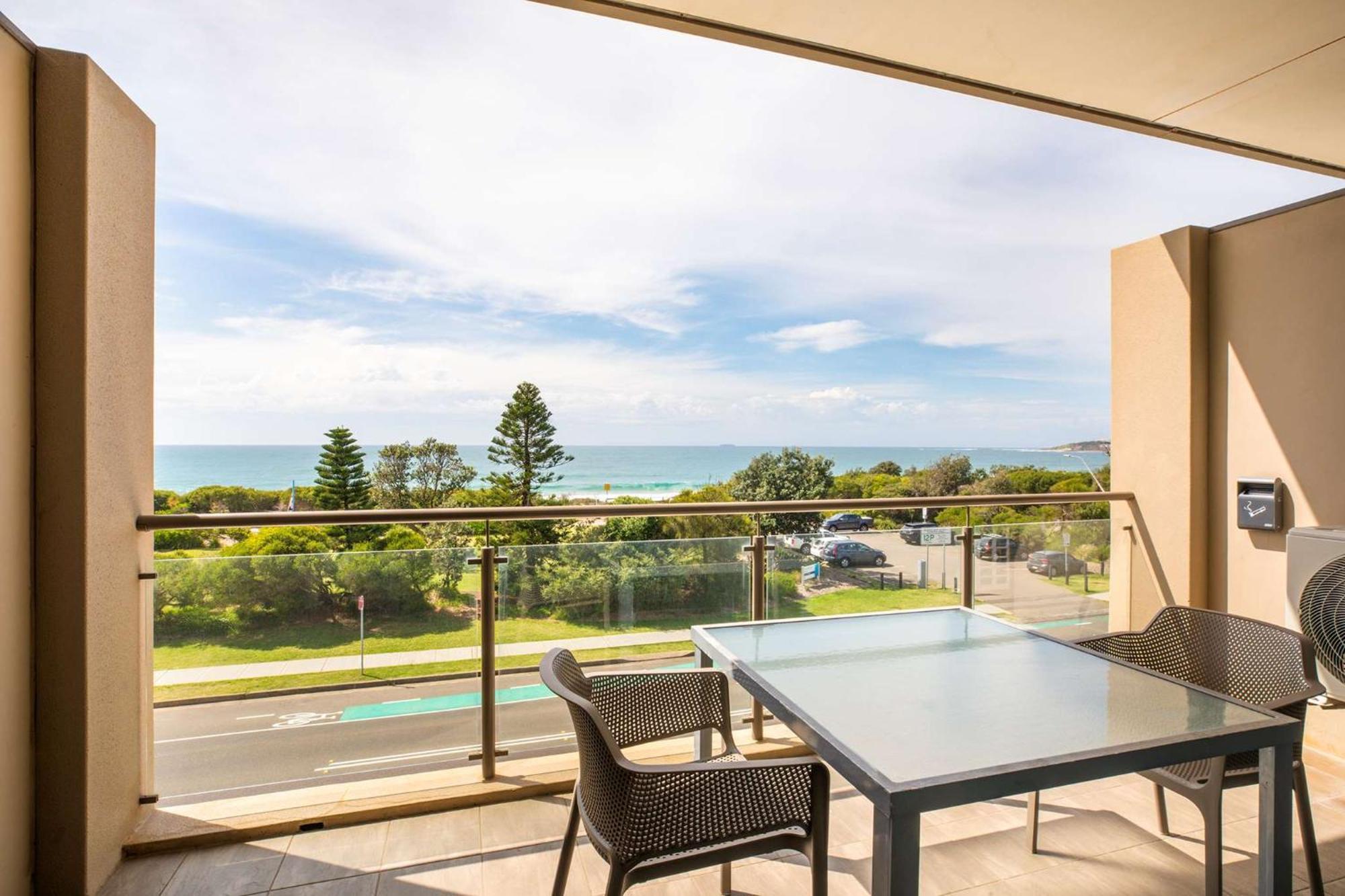 Narrabeen Sands Hotel by Nightcap Plus Buitenkant foto